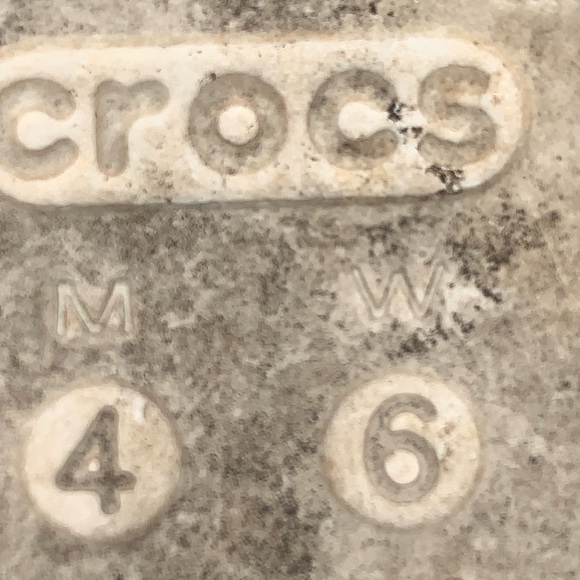 Crocs Classic Tie Dye Slides | Youth 4 / Women’s 6 - Picture 5 of 5